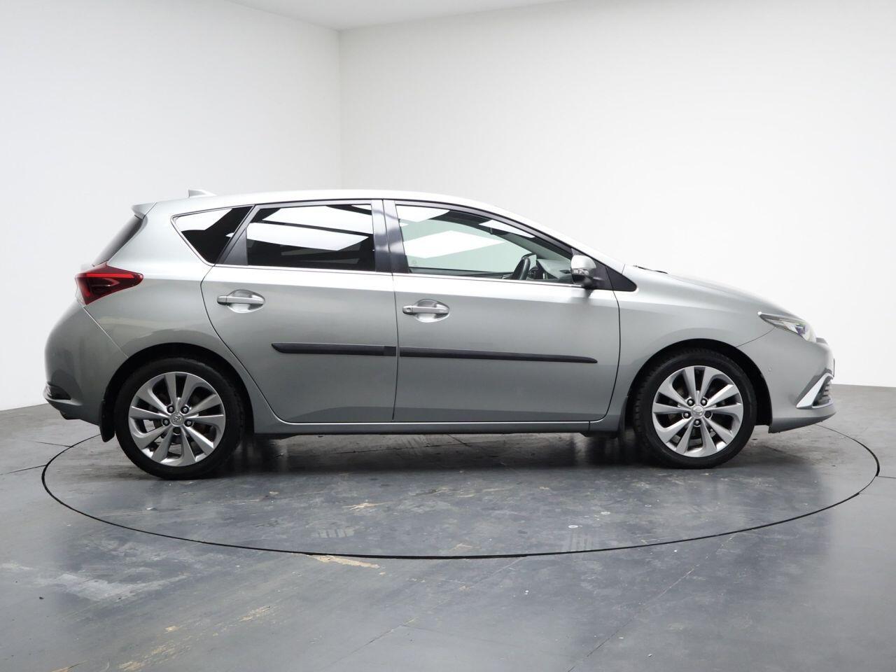 Toyota Auris - Image 14