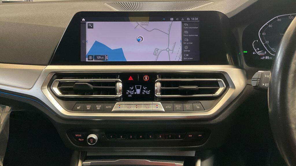 BMW 3 Series - Image 2