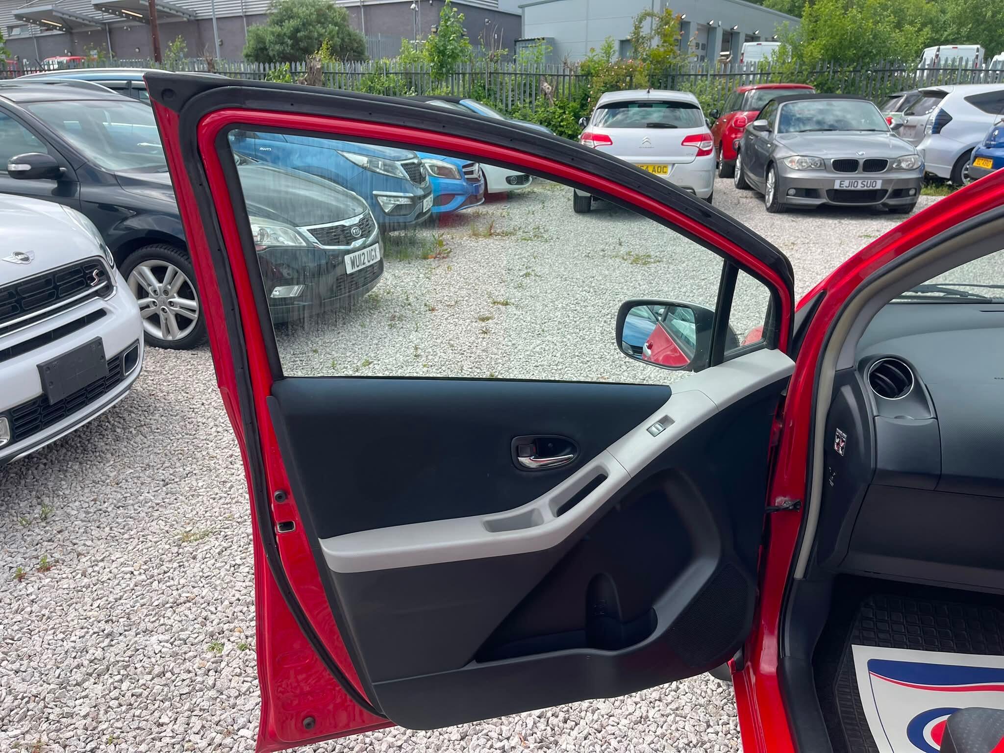 Toyota Yaris - Image 16