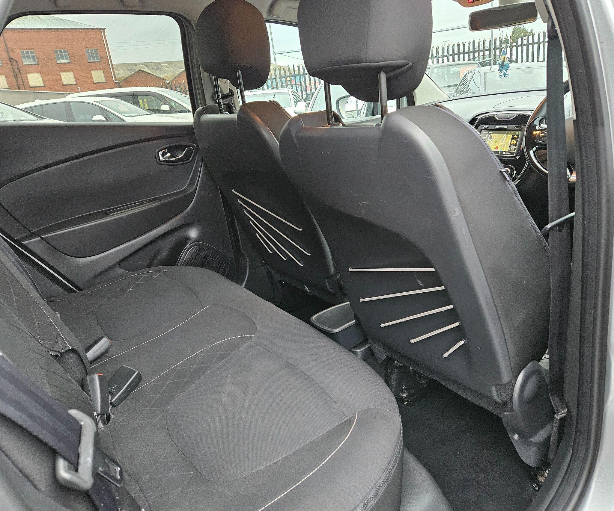 Renault Captur - Image 35