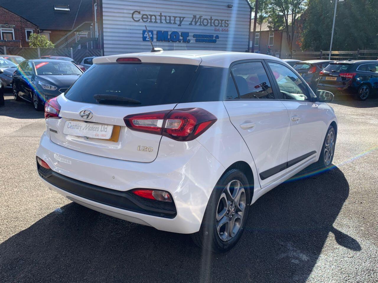 Hyundai i20 - Image 5
