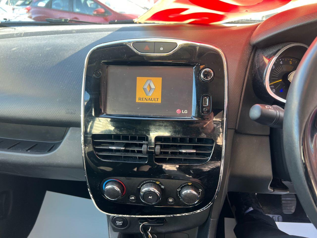 Renault Clio - Image 16