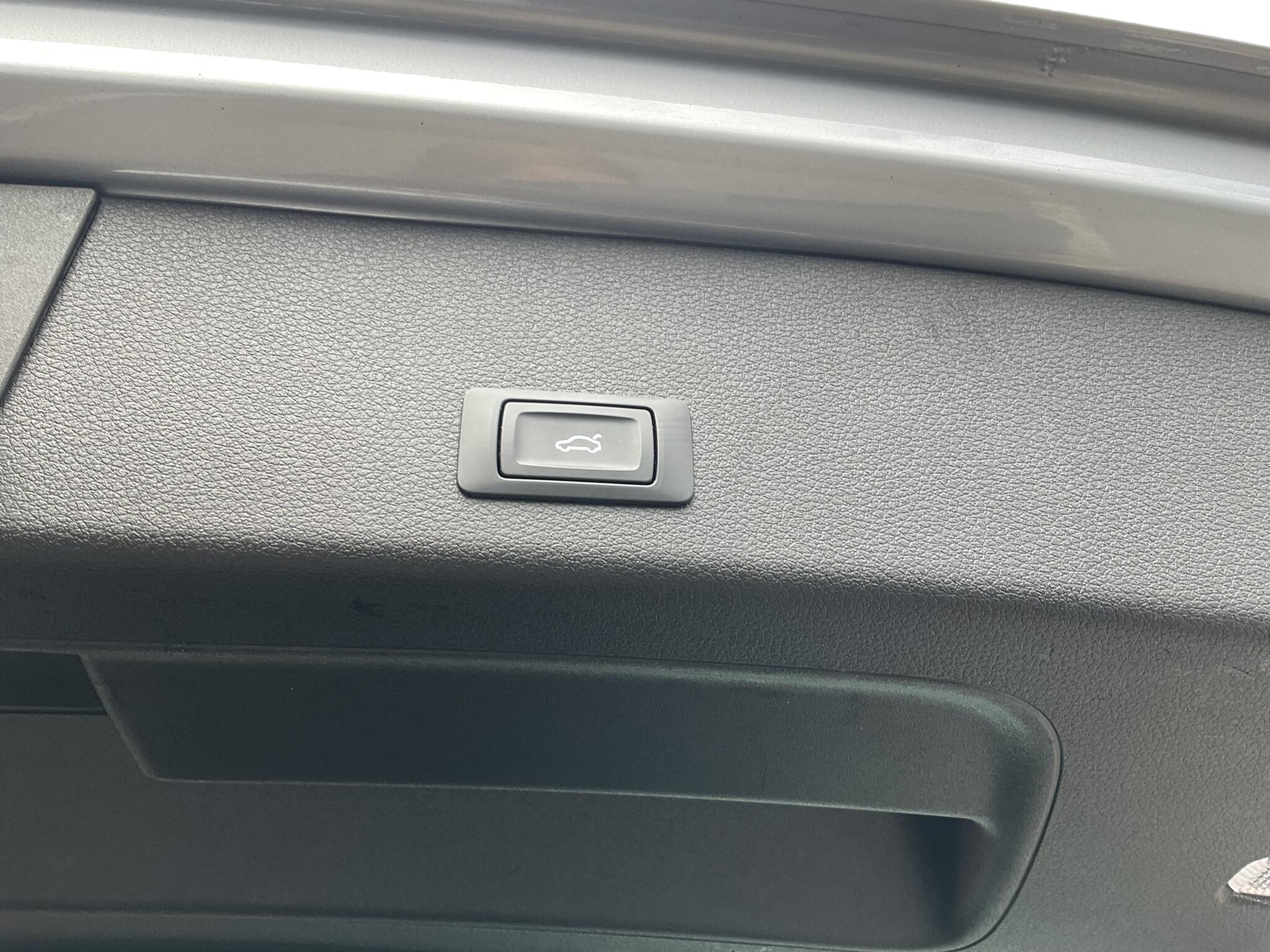 Audi E-Tron - Image 20
