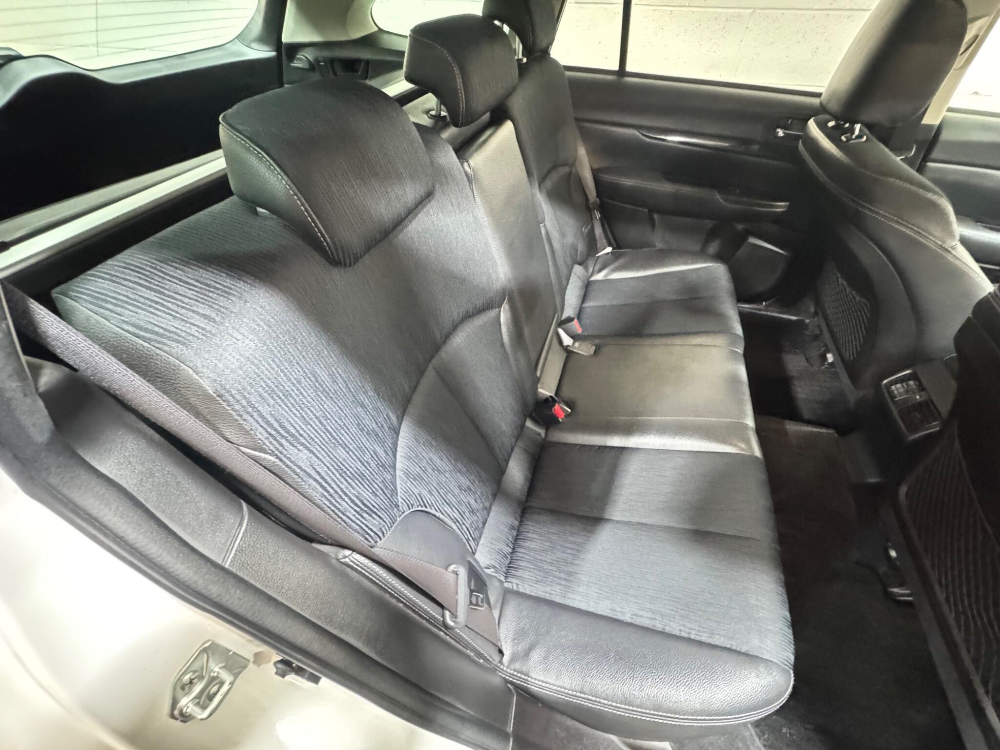 Subaru Legacy - Image 12