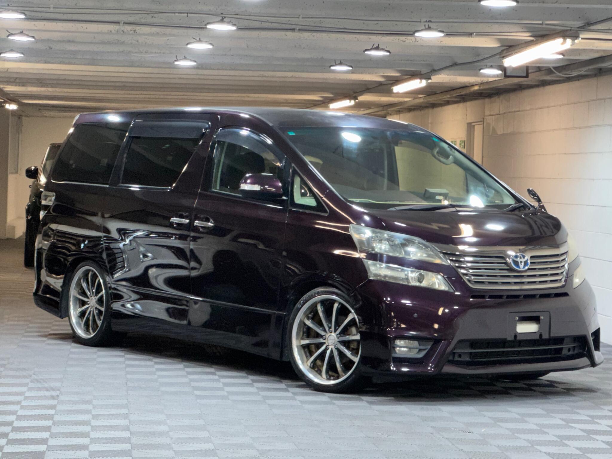 Toyota Vellfire - Image 7