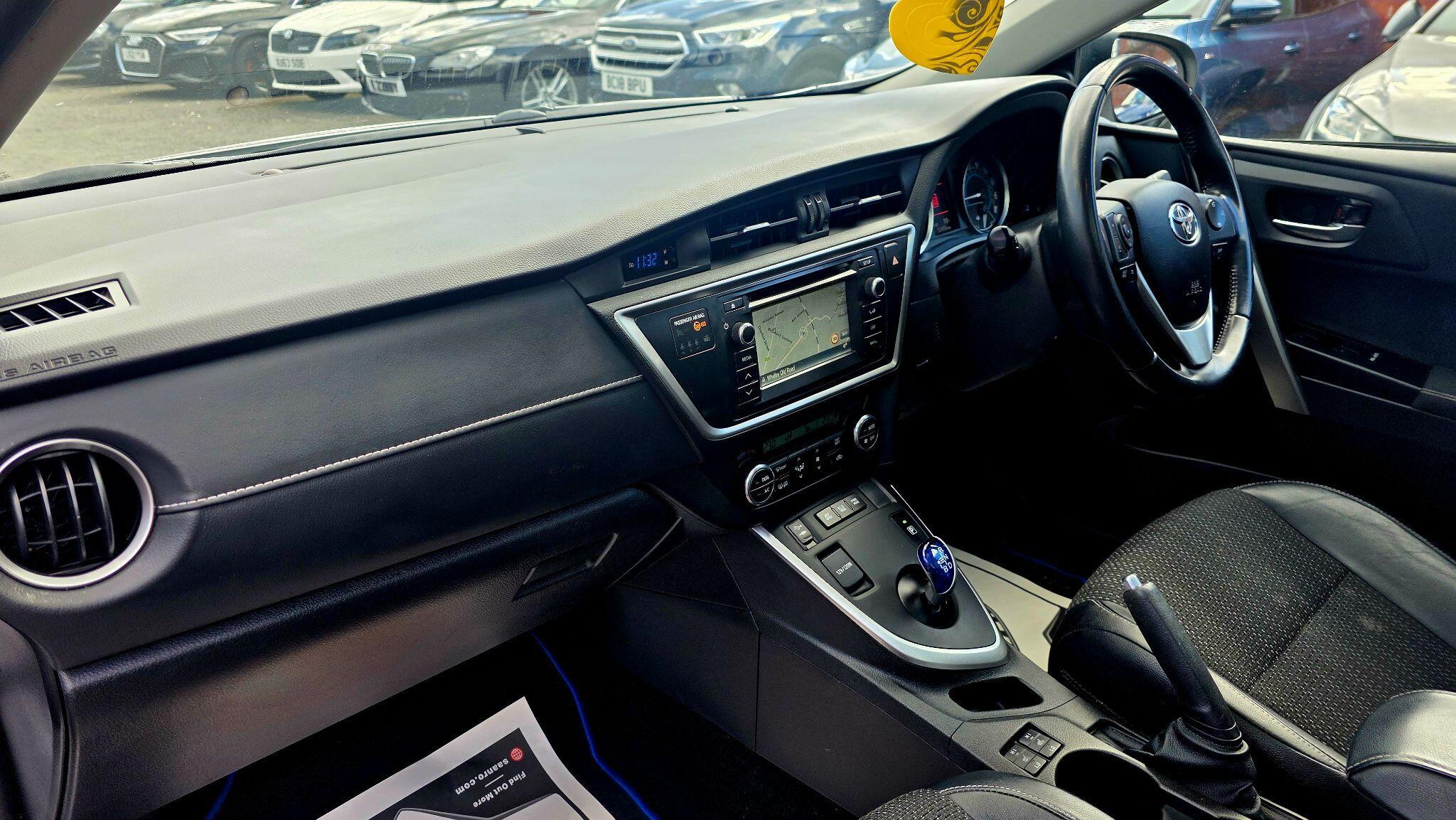 Toyota Auris - Image 13