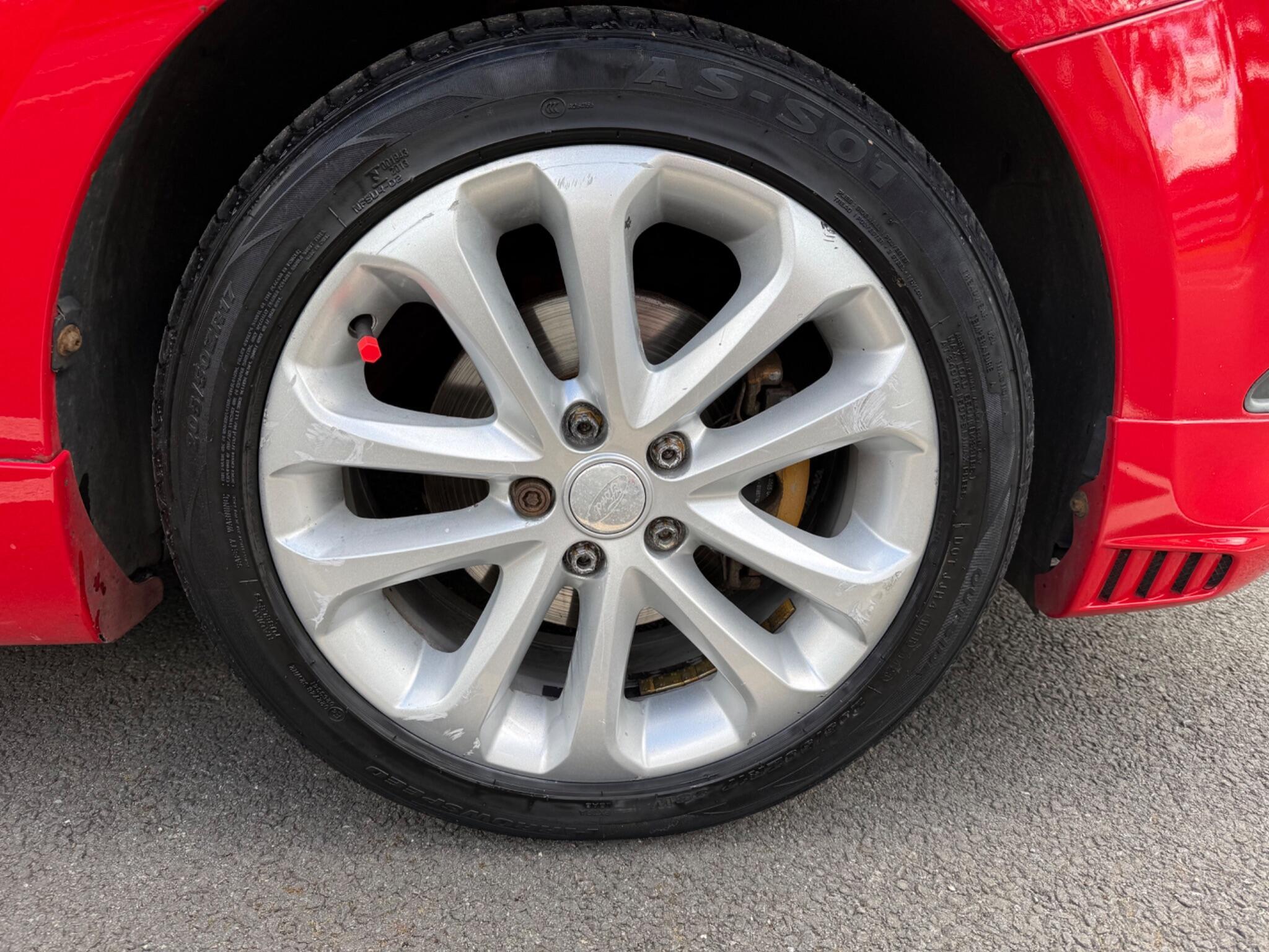 Ford Focus - Image 10