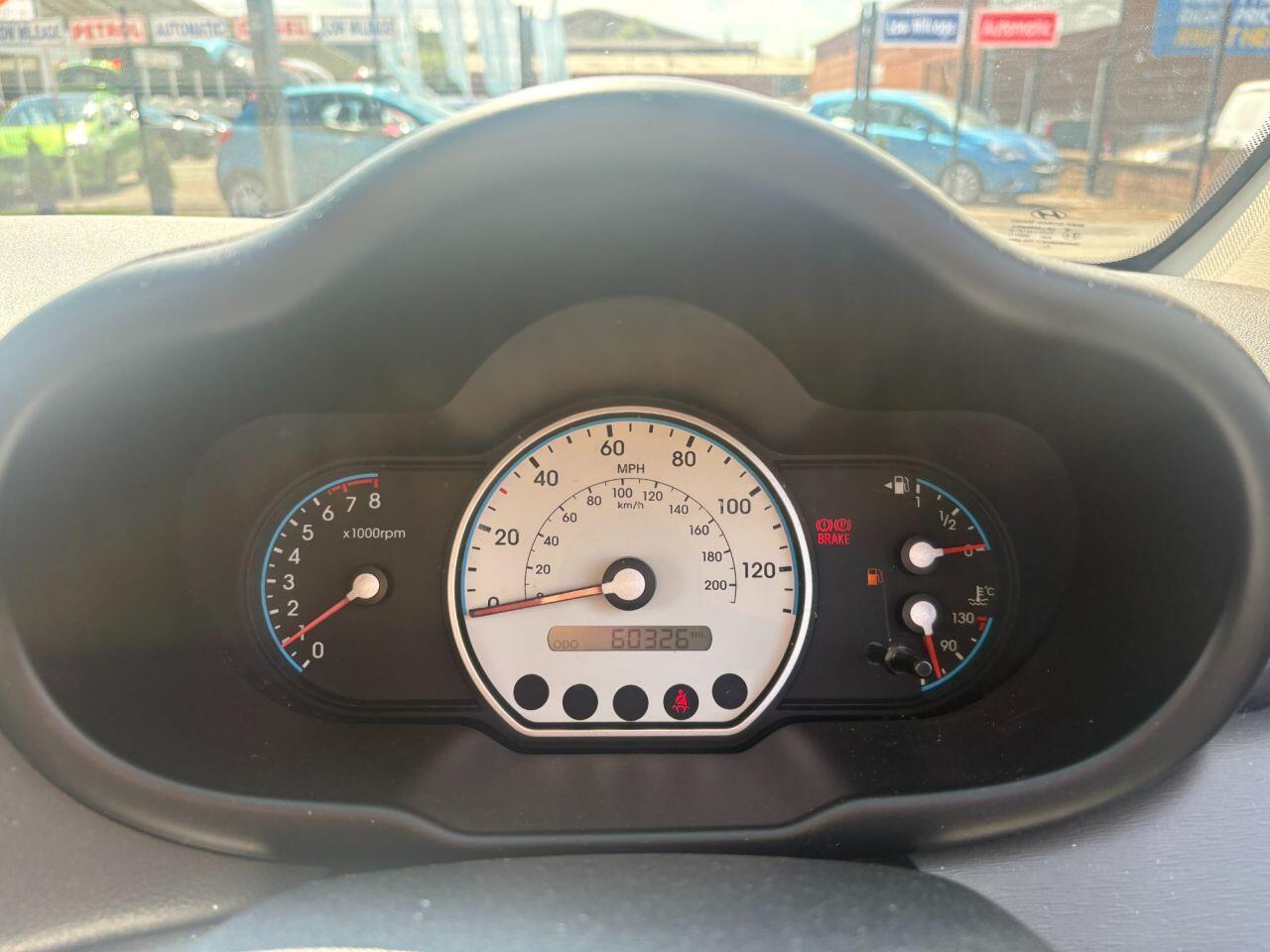 Hyundai i10 - Image 10
