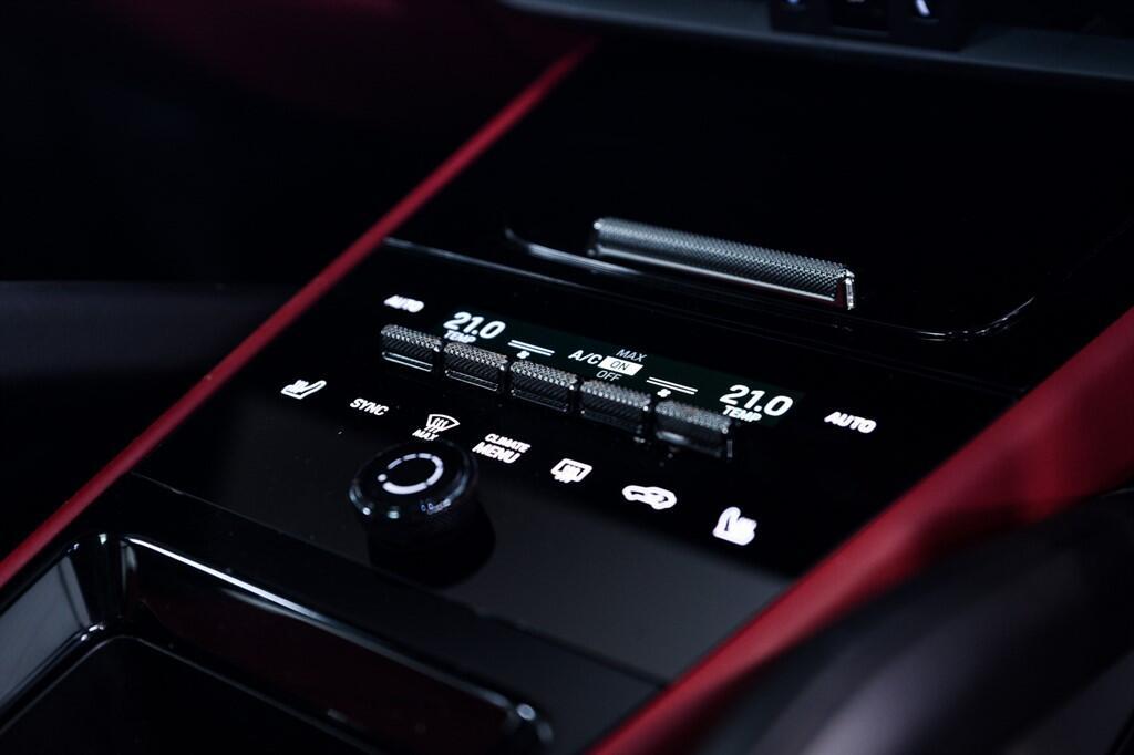 Porsche Cayenne - Image 19