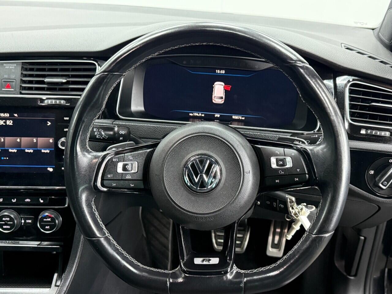Volkswagen Golf - Image 15