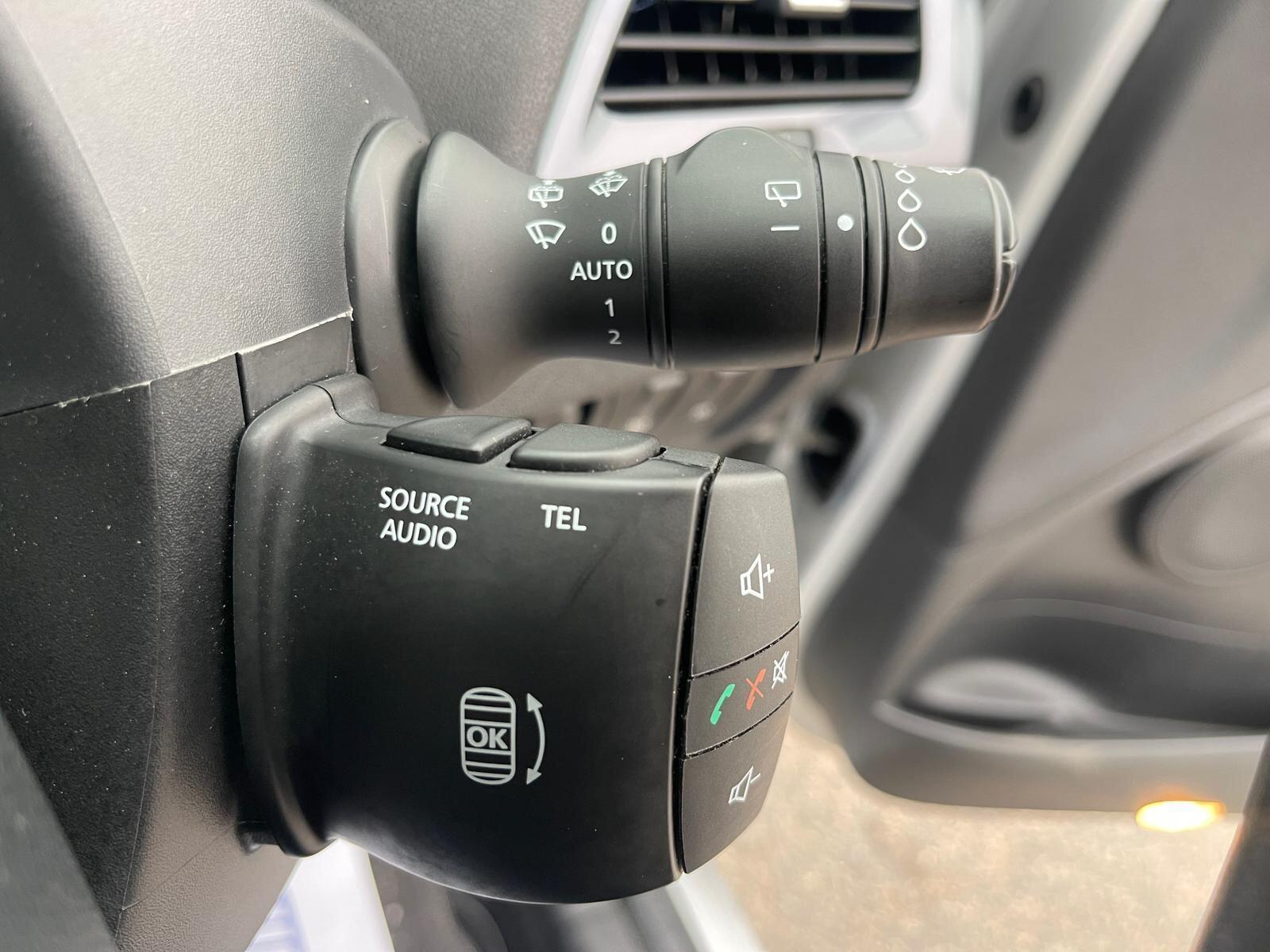 Renault Megane - Image 30