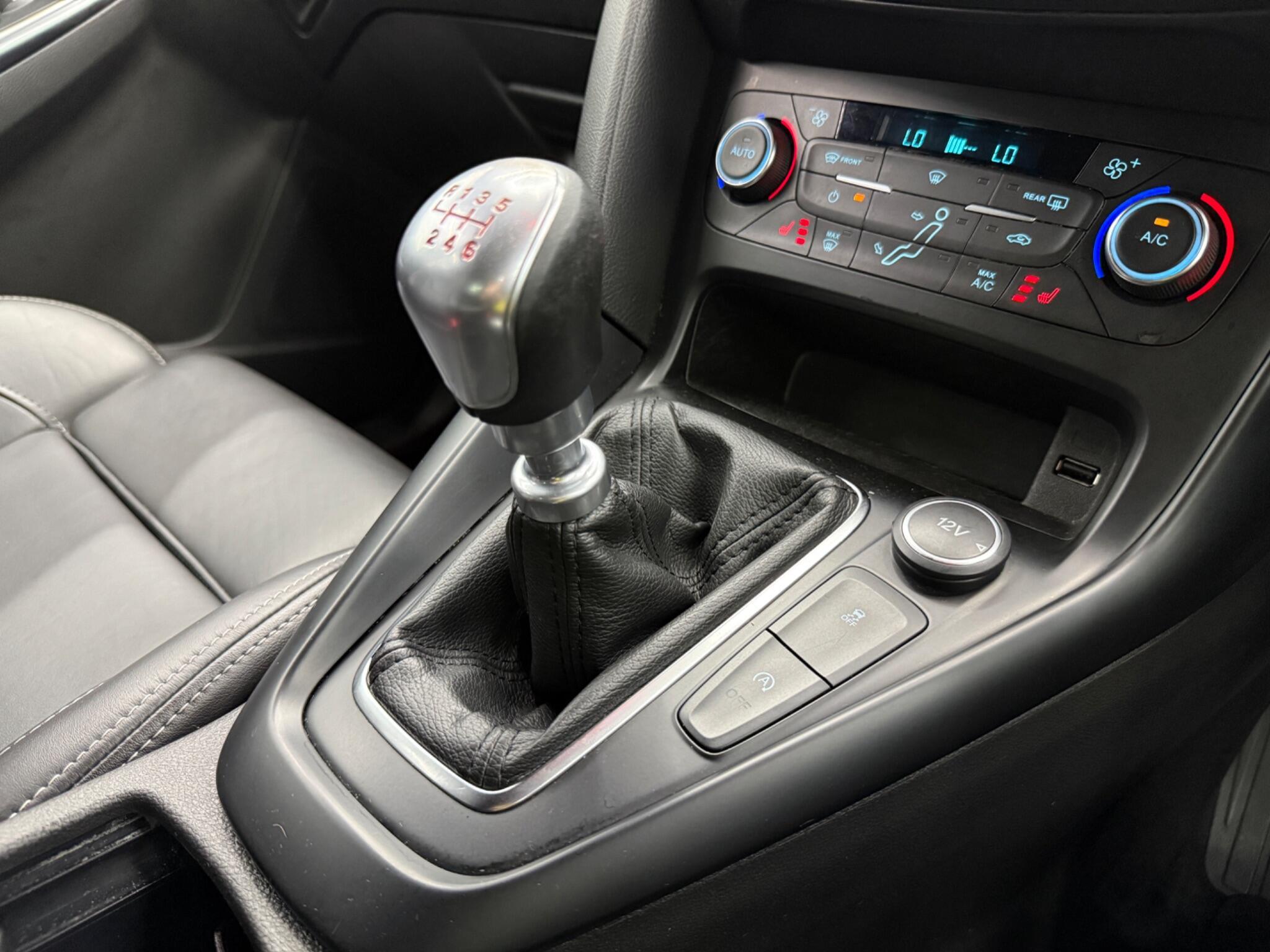 Ford Focus - Image 48