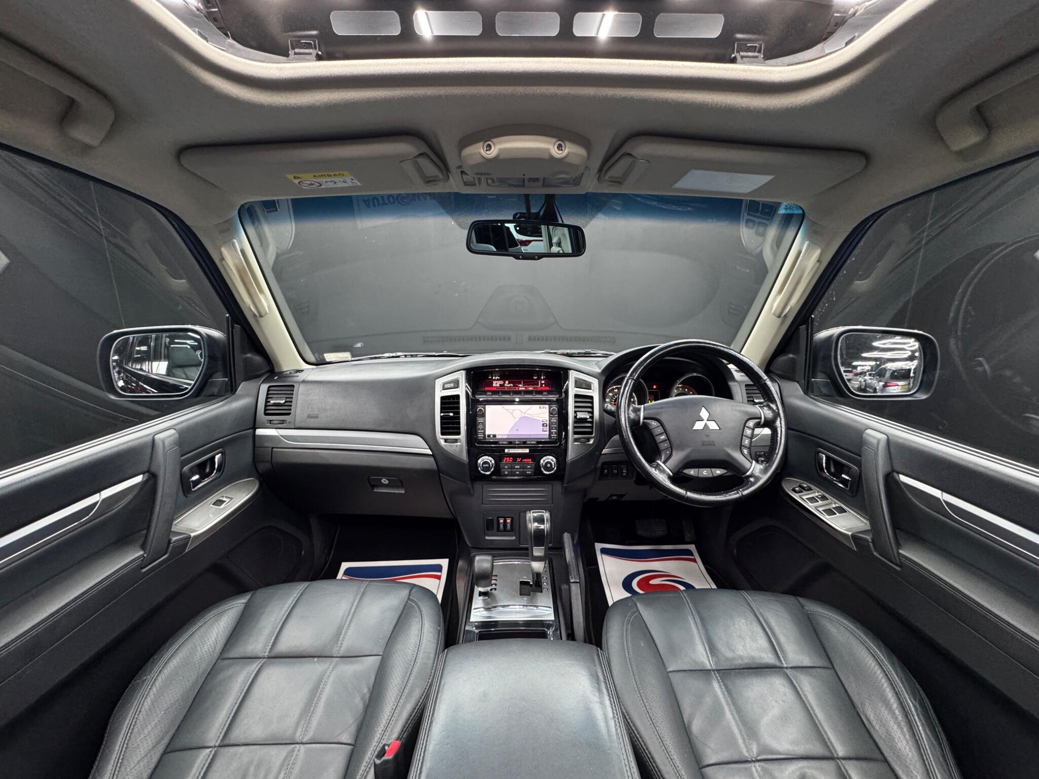 Mitsubishi Shogun - Image 18