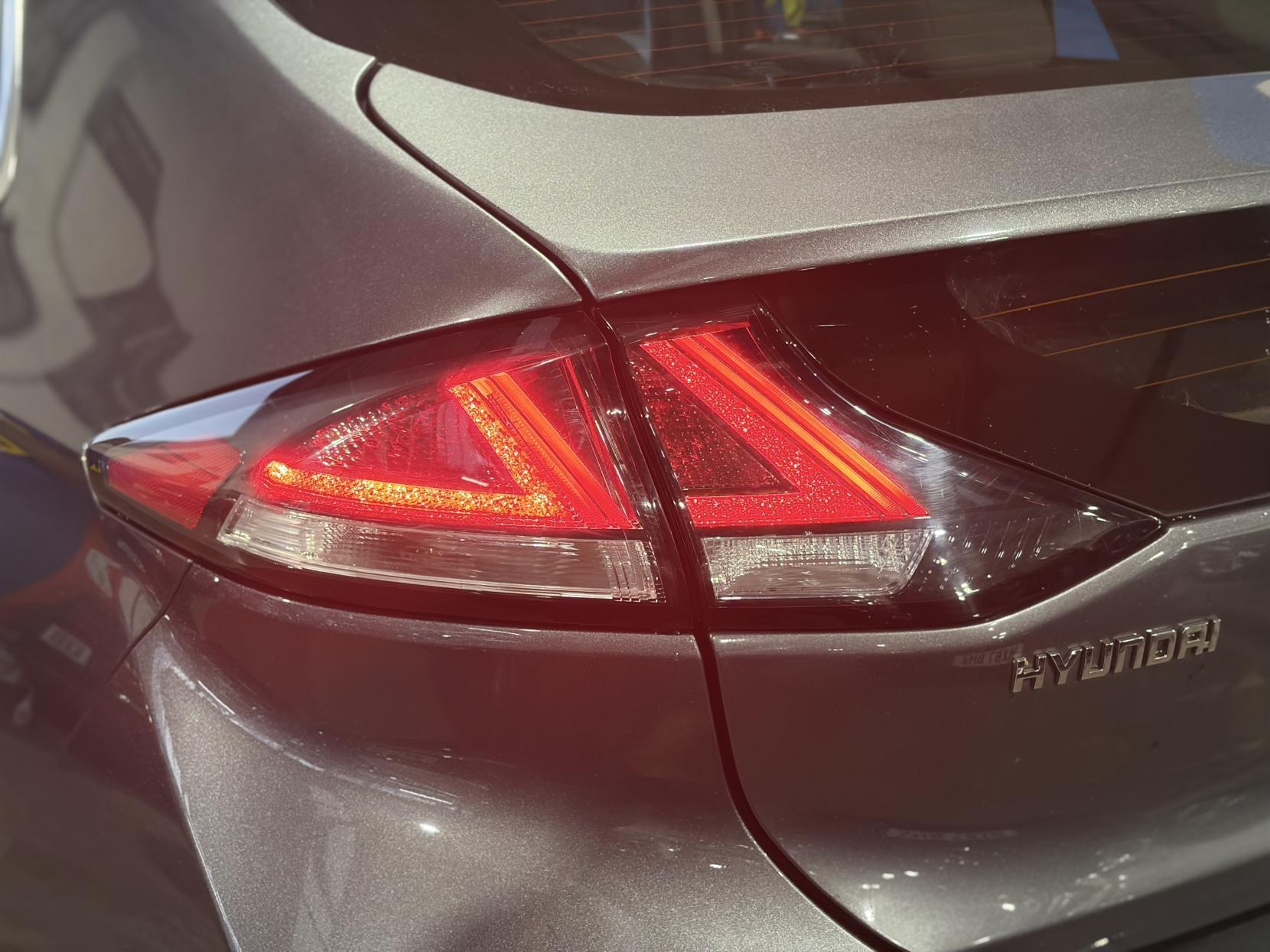 Hyundai Ioniq - Image 11