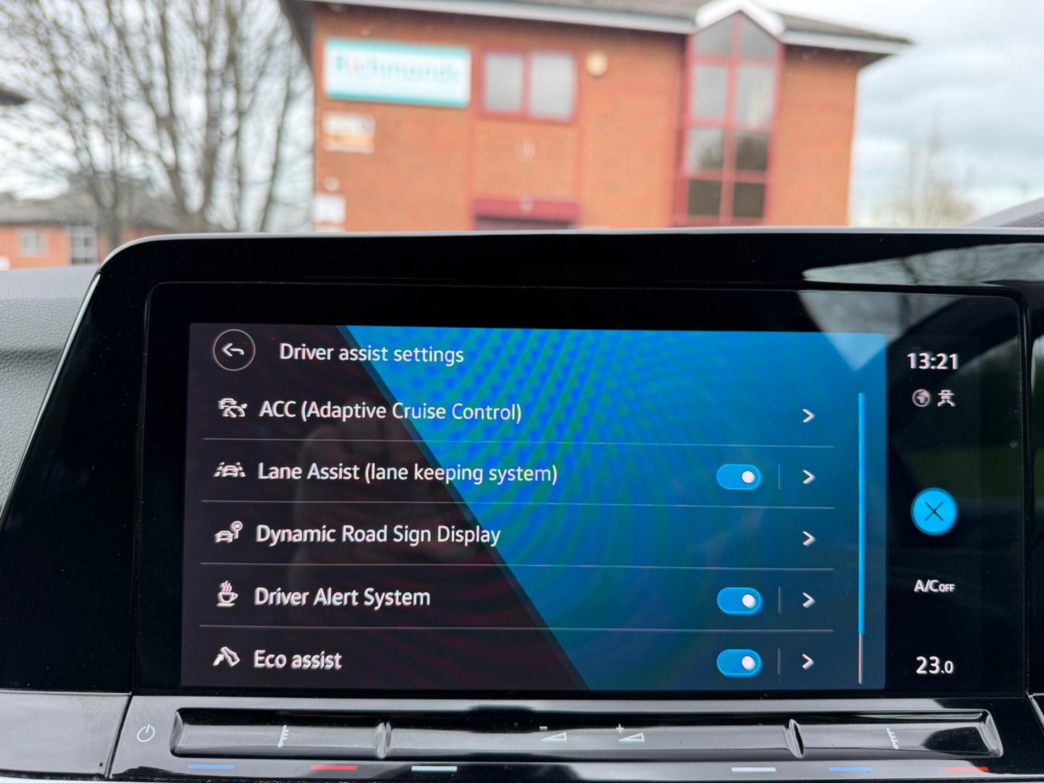 Volkswagen Golf - Image 60