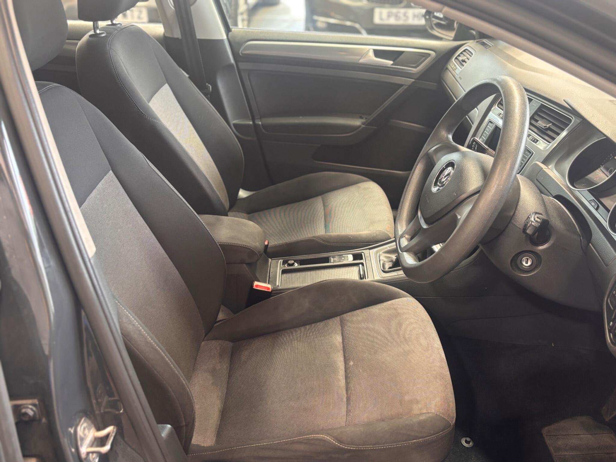 Volkswagen Golf - Image 15