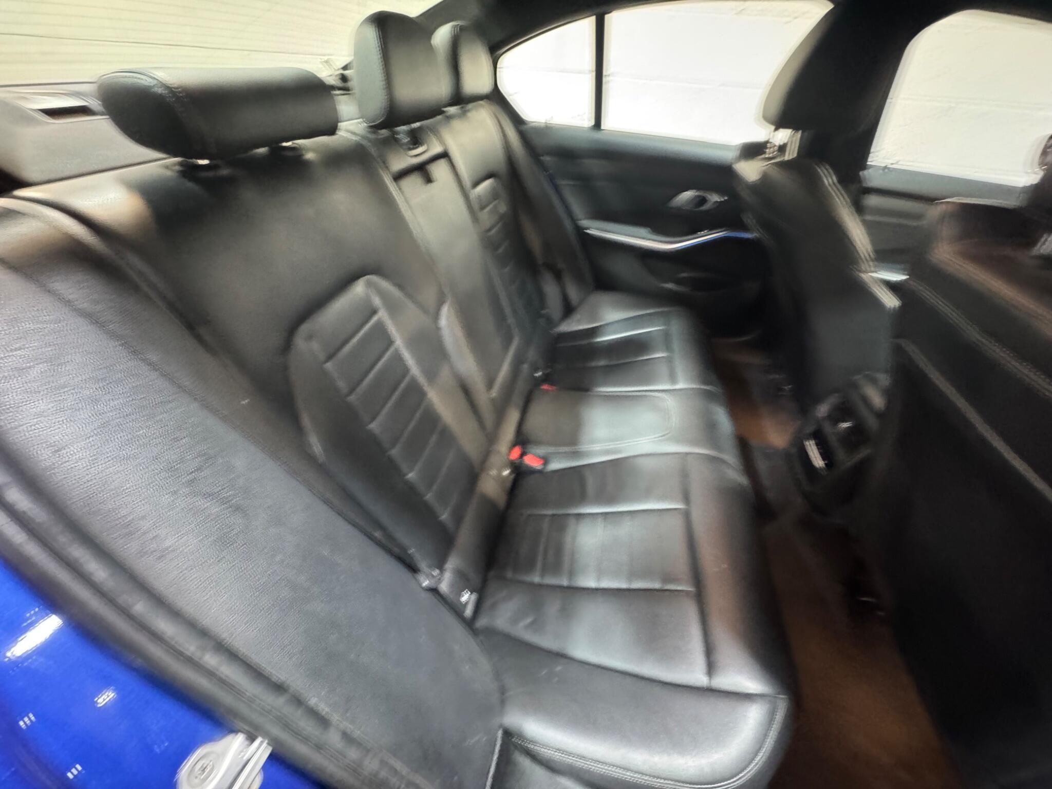 BMW 3 Series - Image 12