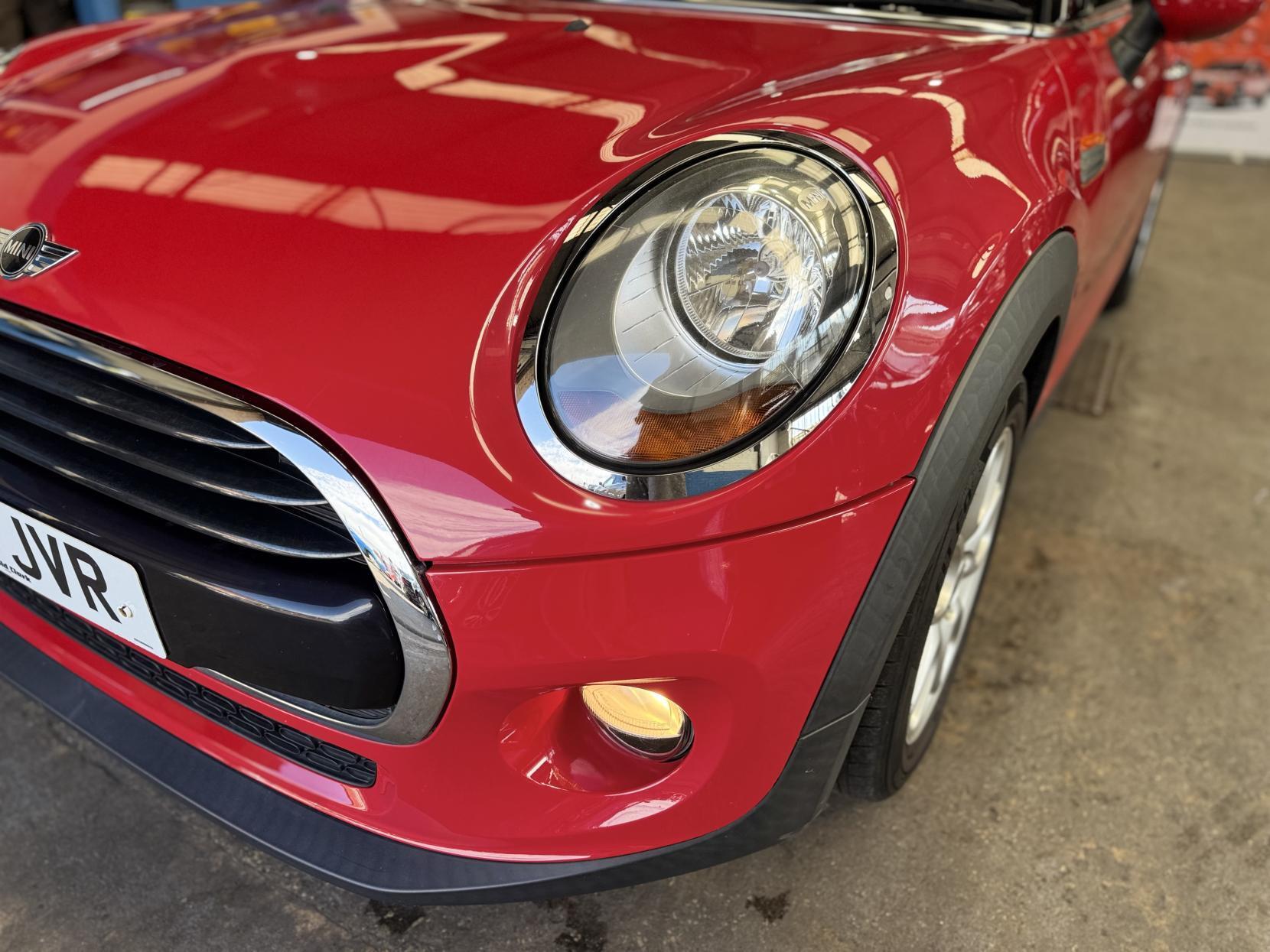 MINI Convertible - Image 11