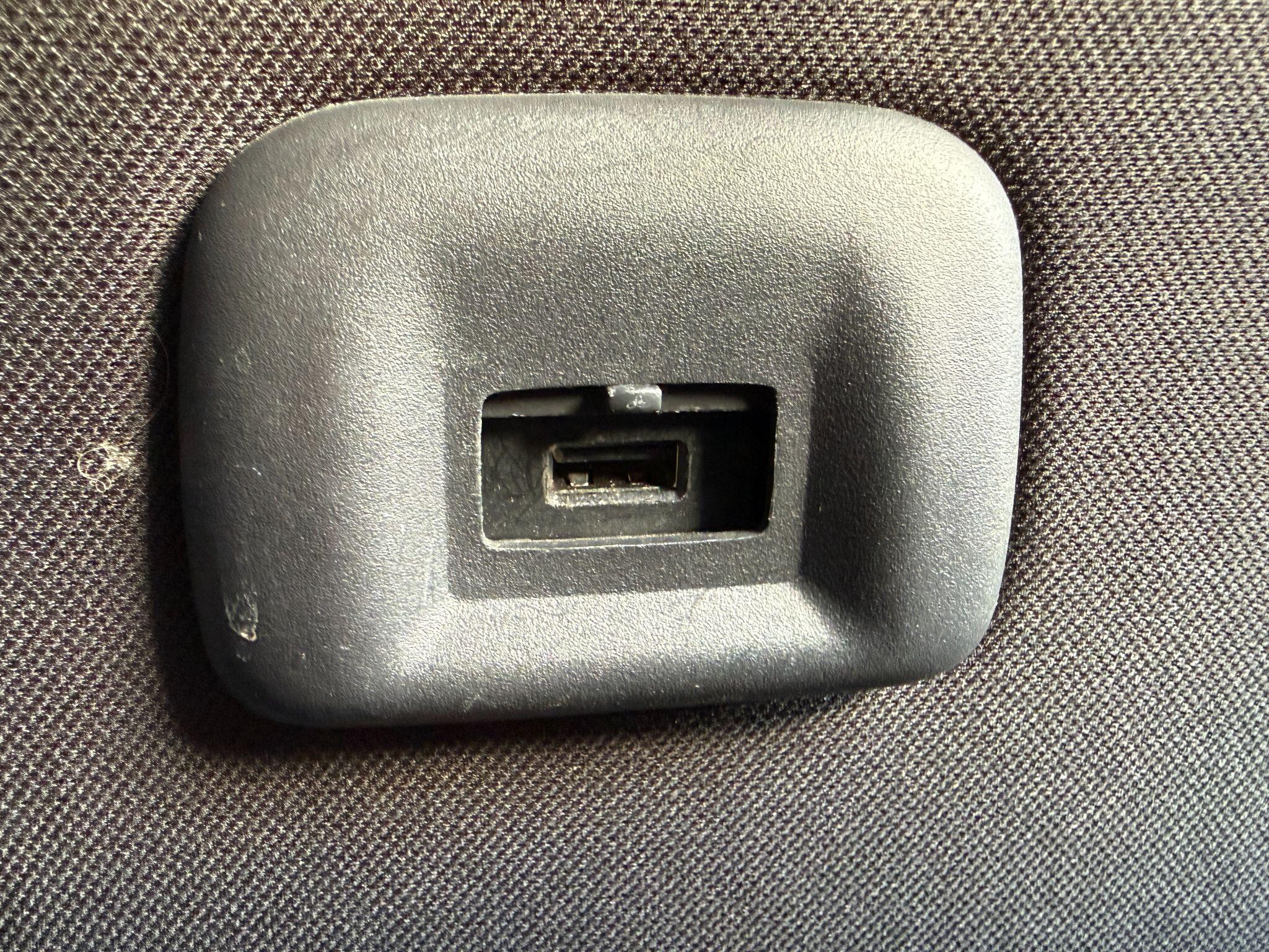 Nissan Serena - Image 48