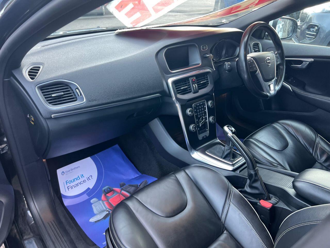Volvo V40 - Image 16
