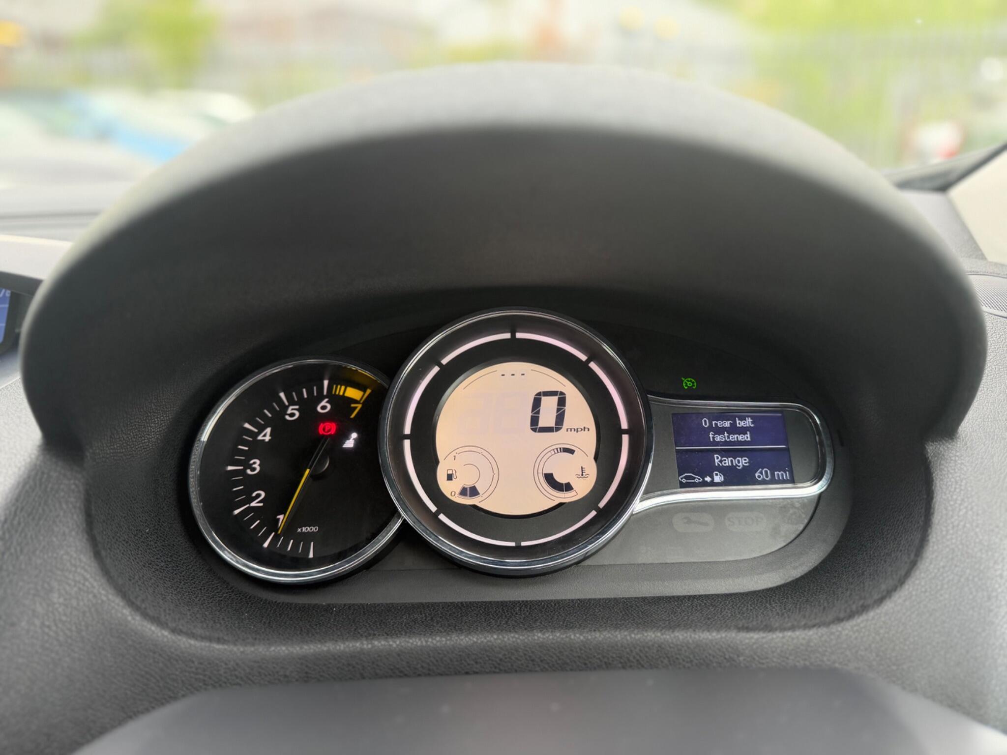 Renault Megane - Image 18