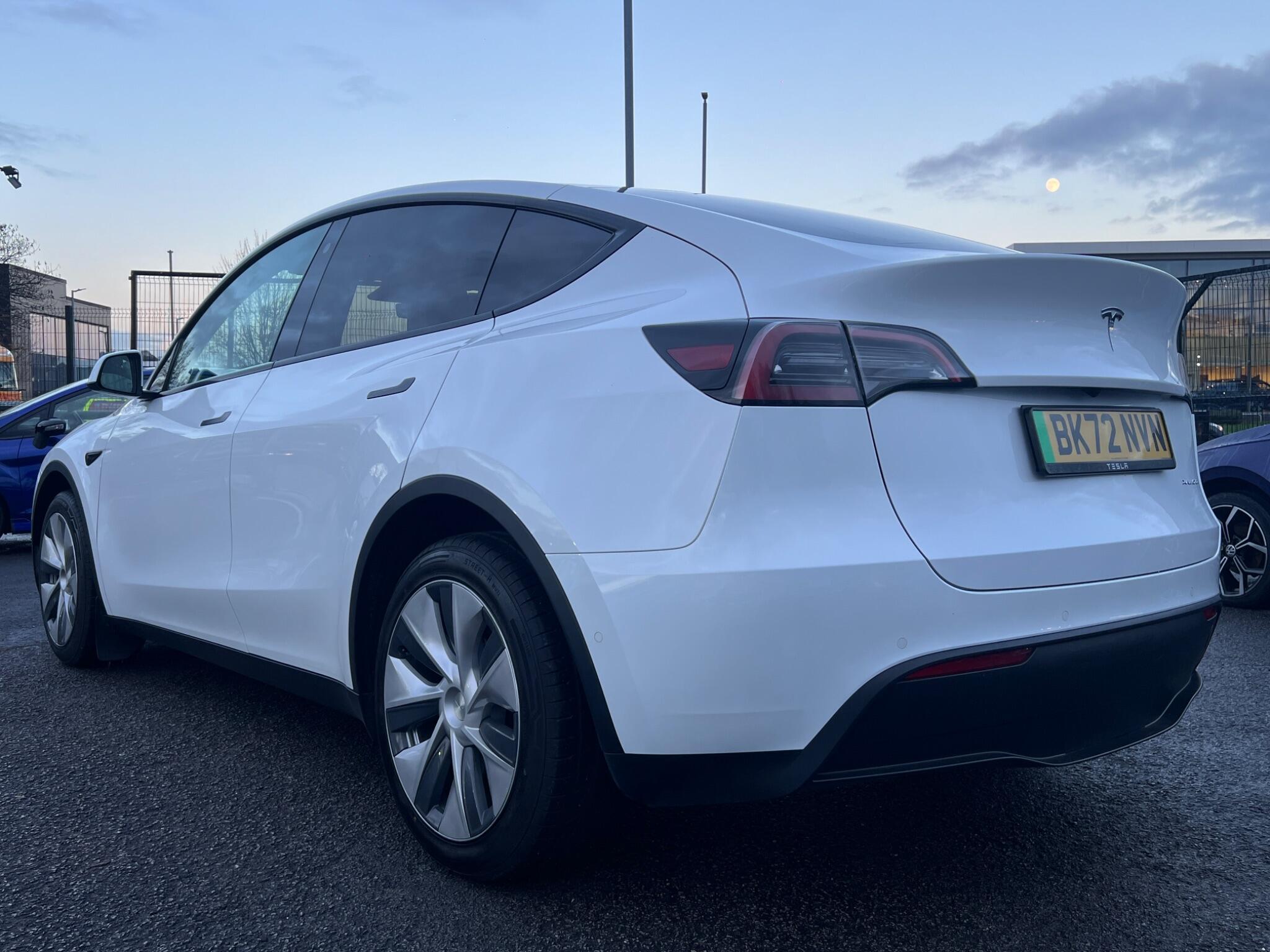 Tesla Model Y - Image 12