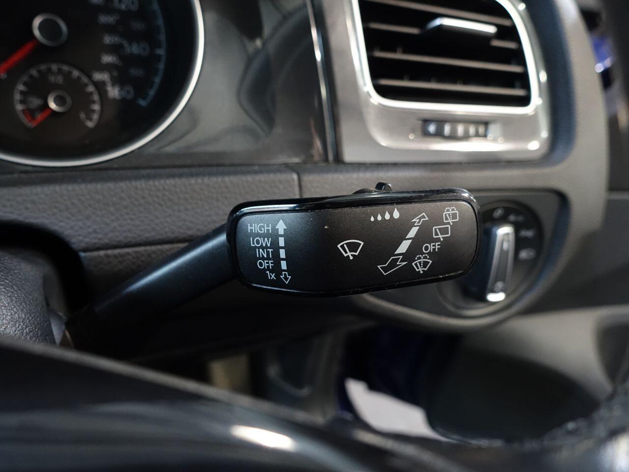 Volkswagen Golf - Image 22