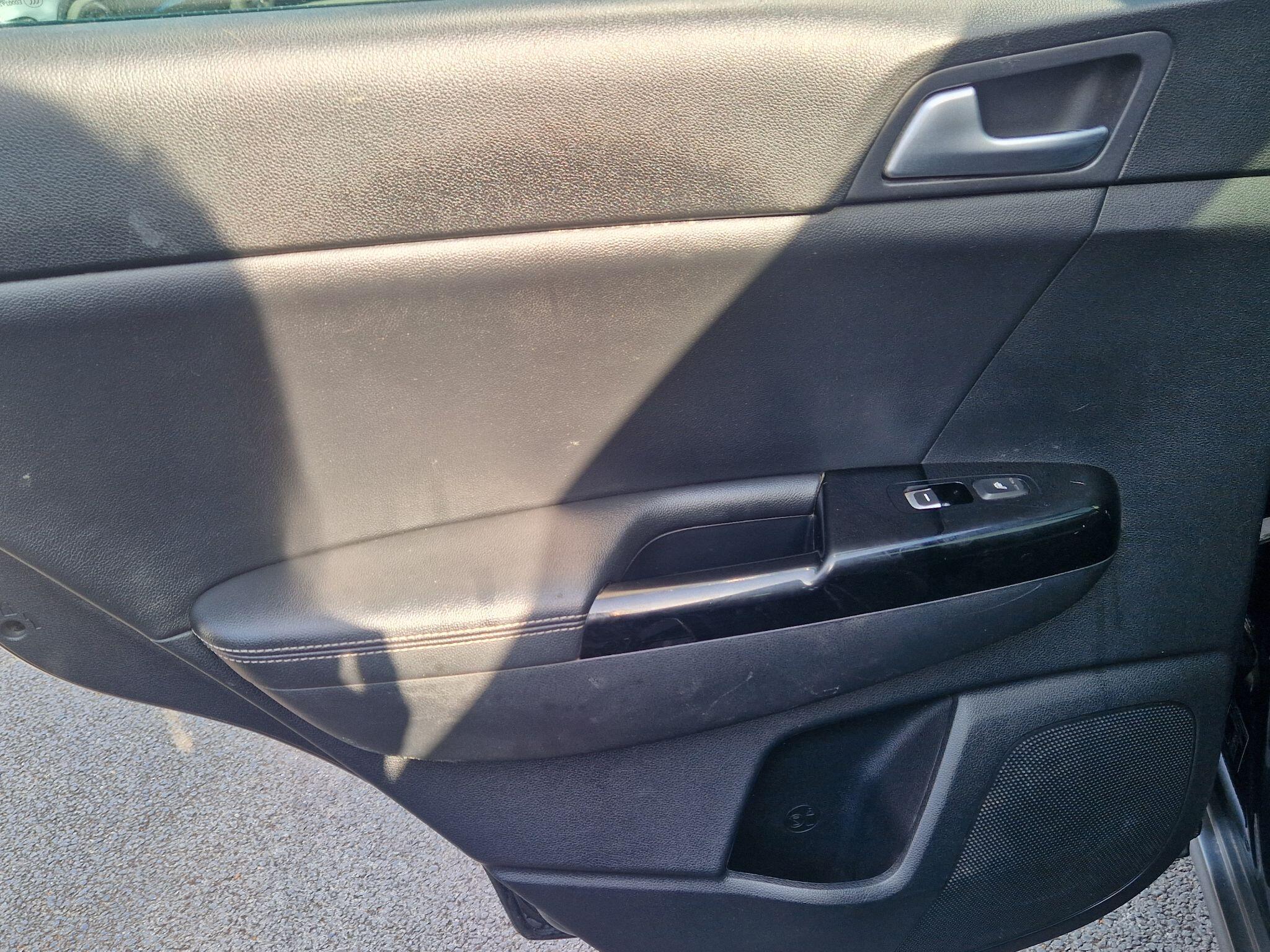 Kia Sportage - Image 46