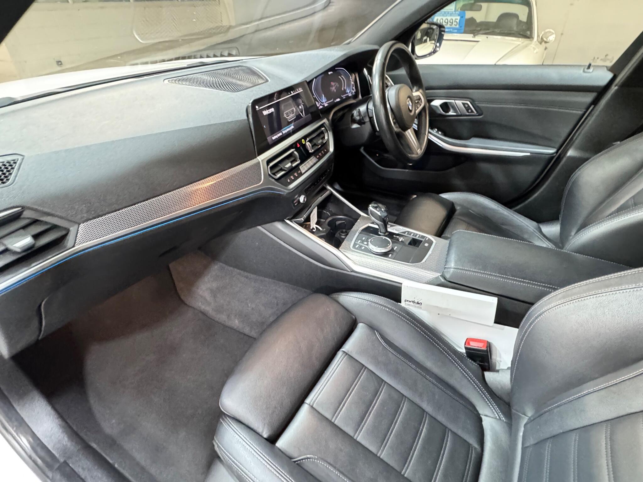 BMW 3 Series - Image 9