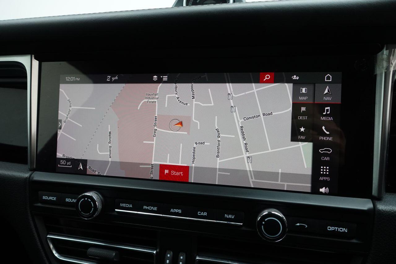 Porsche Macan - Image 2