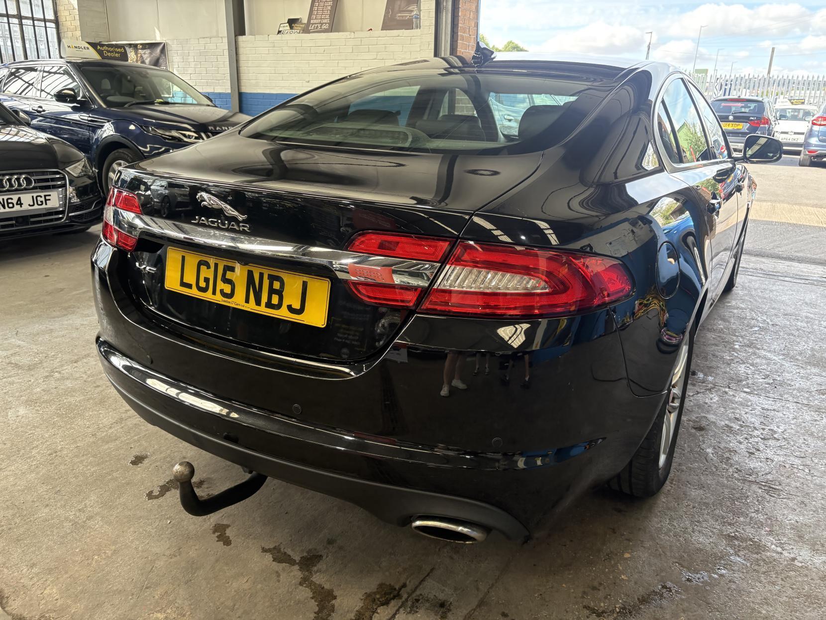 Jaguar XF - Image 9
