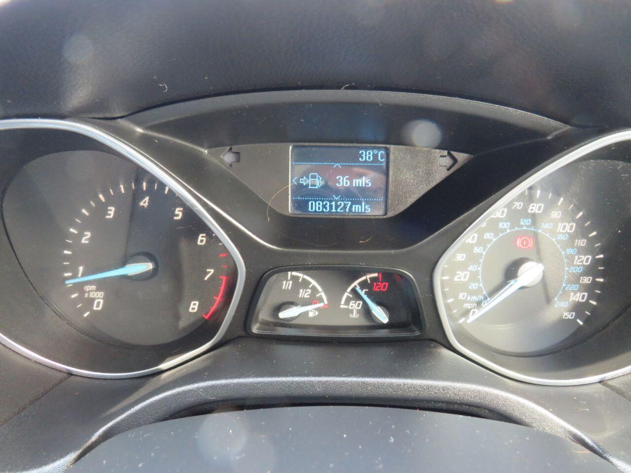 Ford Focus - Image 12