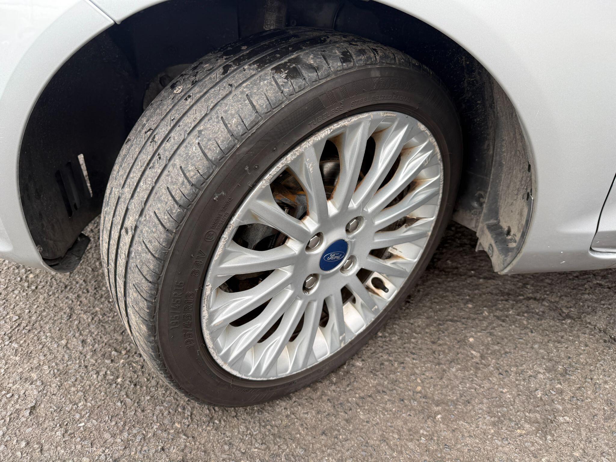 Ford Fiesta - Image 71