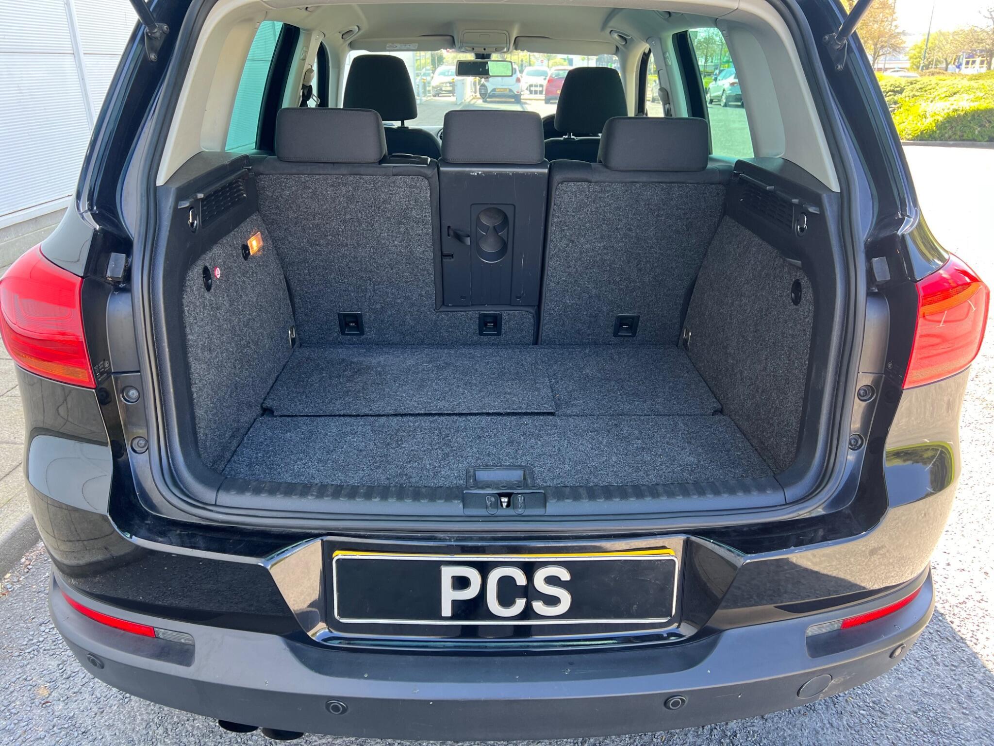 Volkswagen Tiguan - Image 37