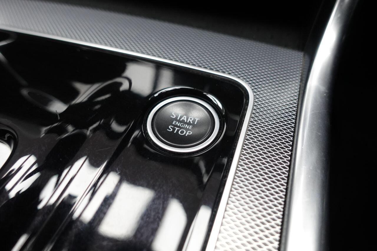 Jaguar XE - Image 44