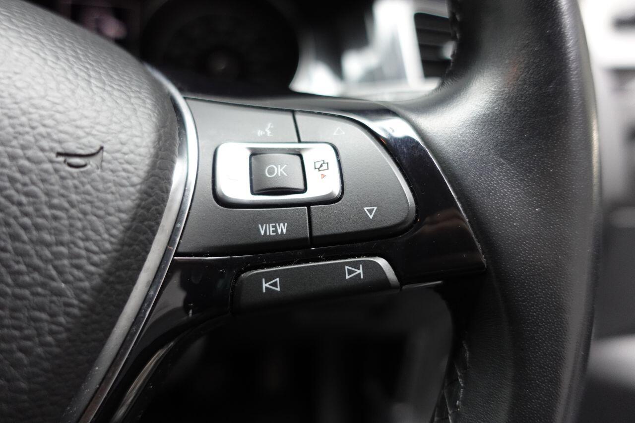 Volkswagen Golf - Image 41