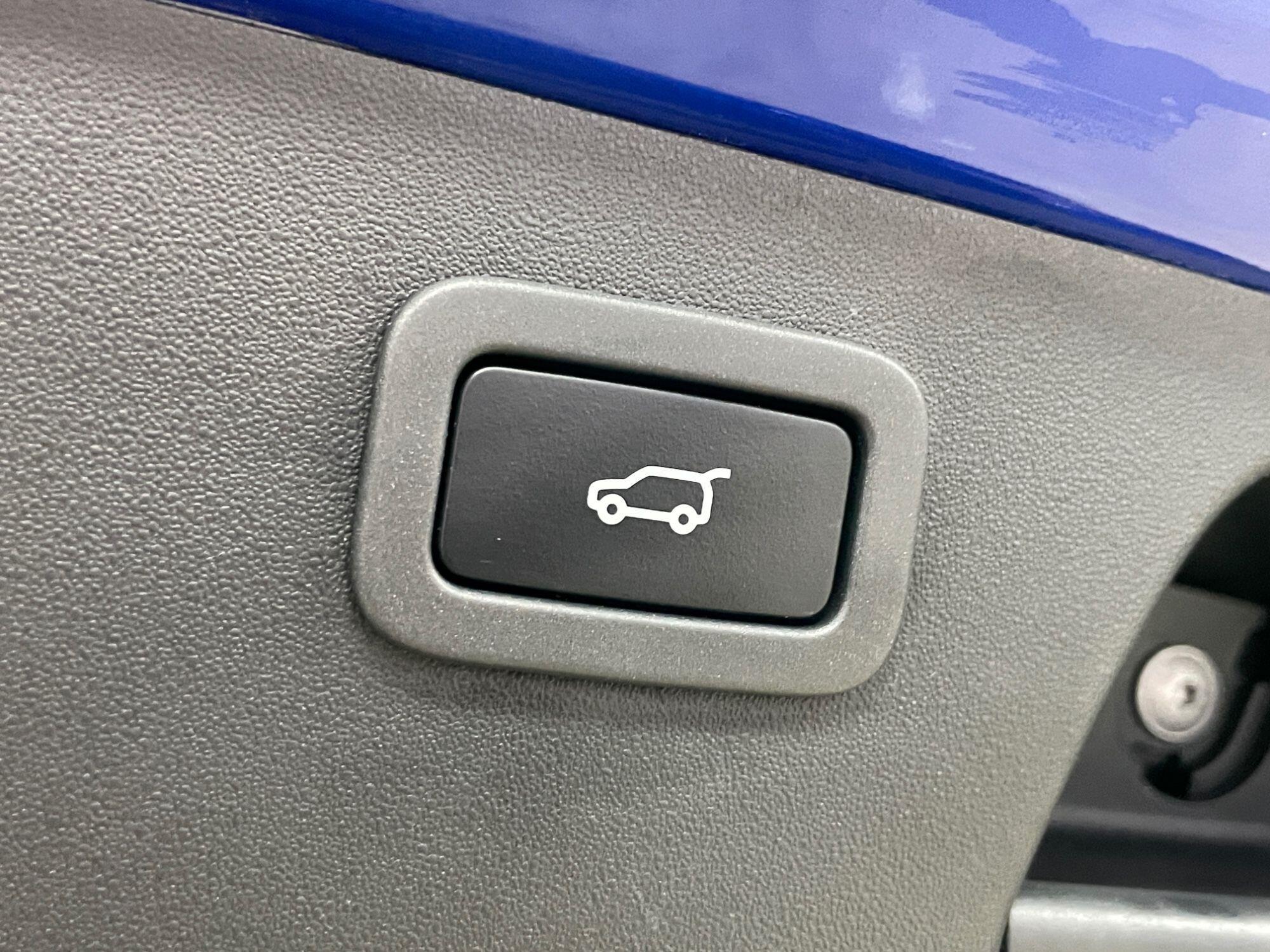 Jaguar E-Pace - Image 19