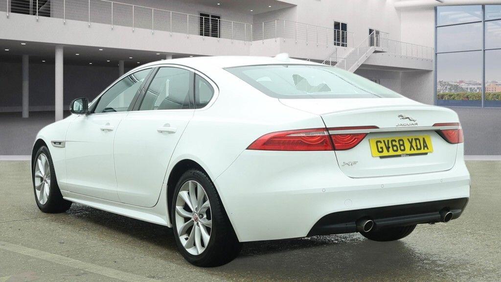 Jaguar XF - Image 4