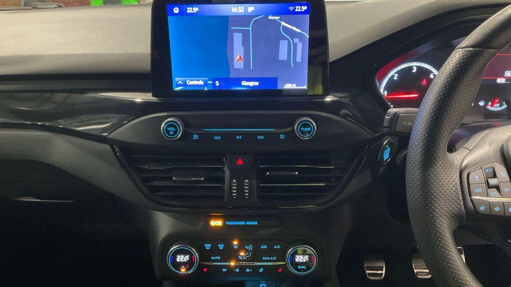 Ford Focus - Image 2