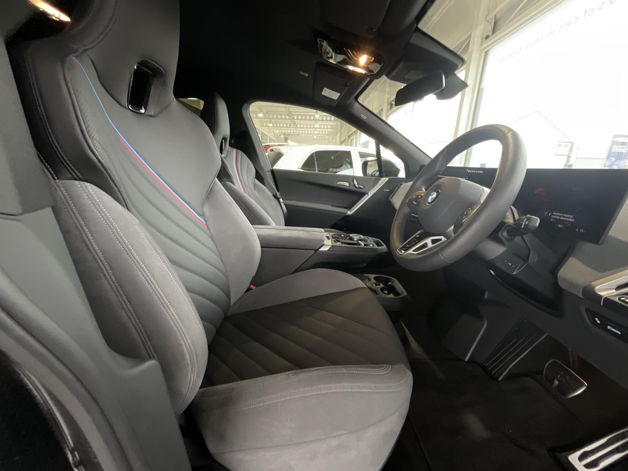 BMW IX - Image 9