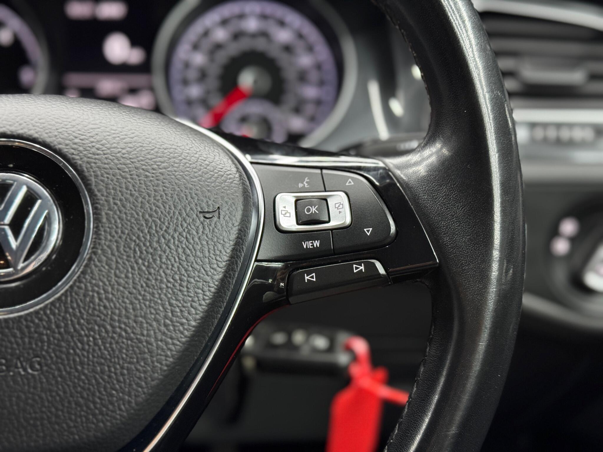 Volkswagen Golf - Image 20