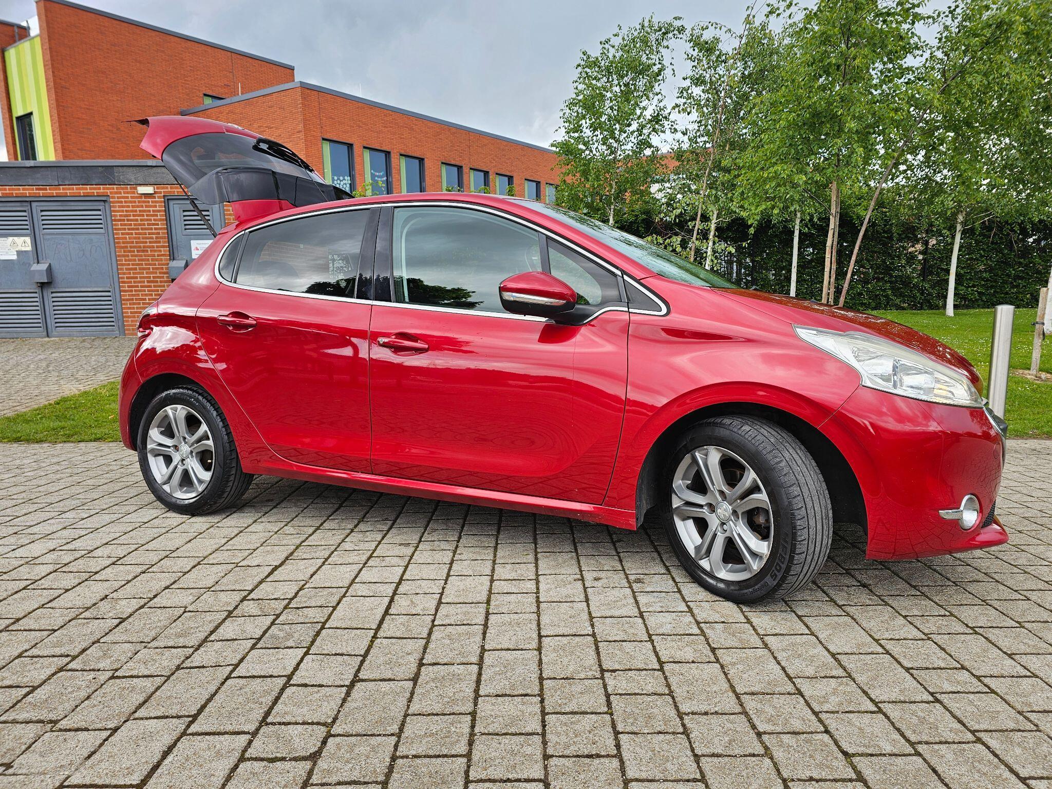 Peugeot 208 - Image 3