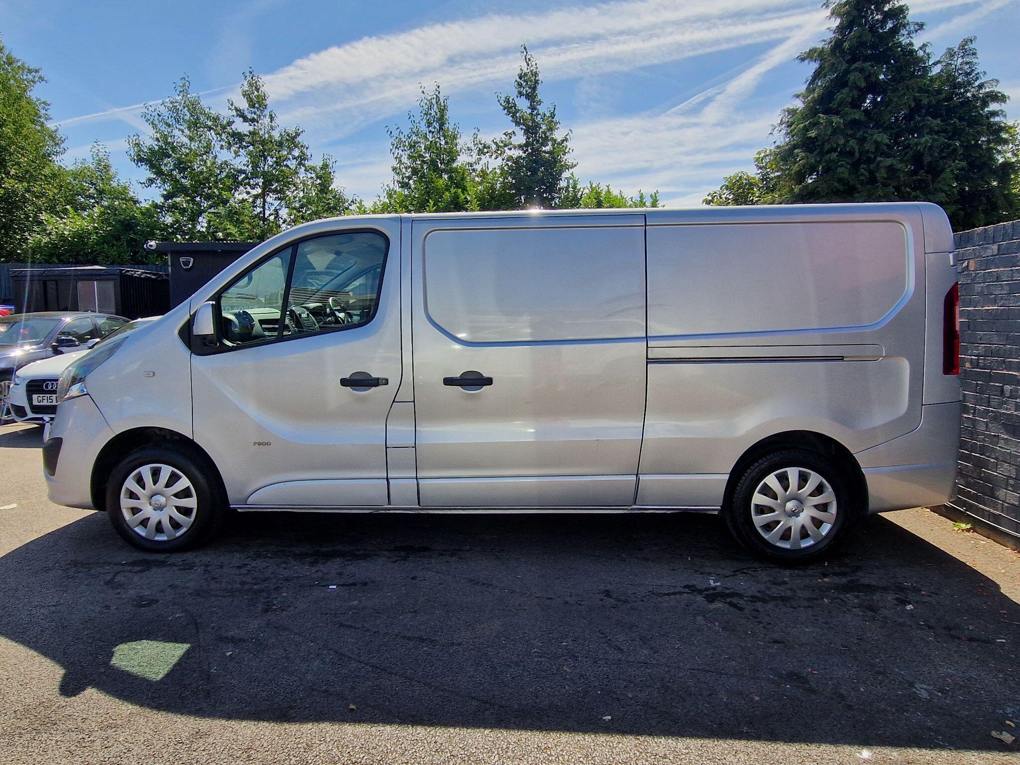 Vauxhall Vivaro - Image 6