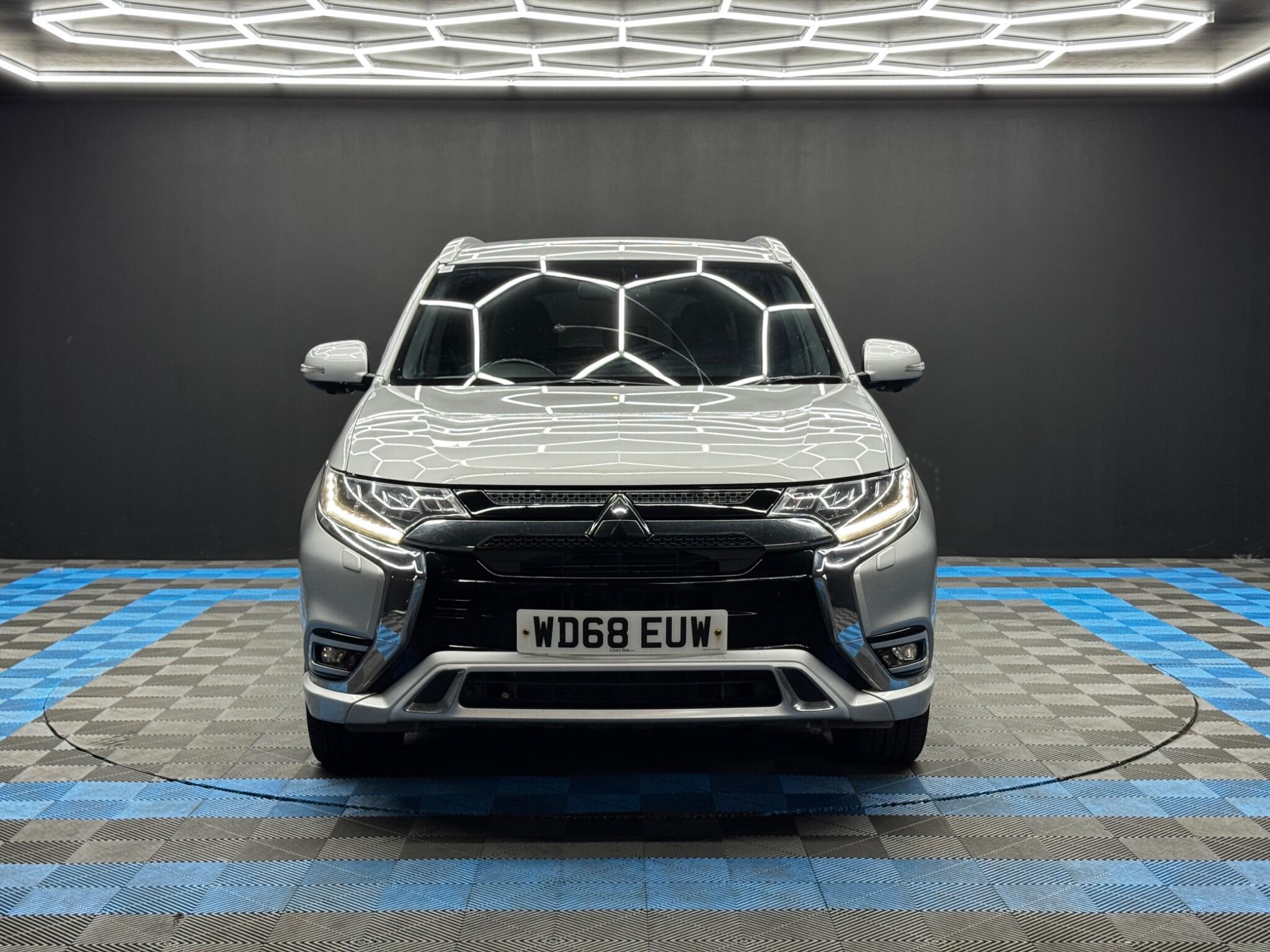 Mitsubishi Outlander - Image 2