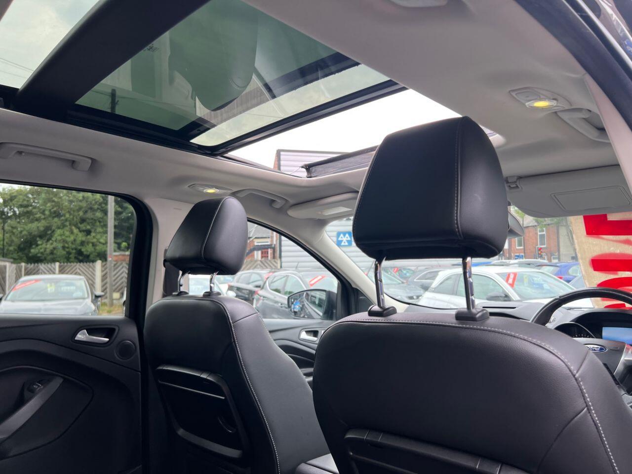 Ford Kuga - Image 20