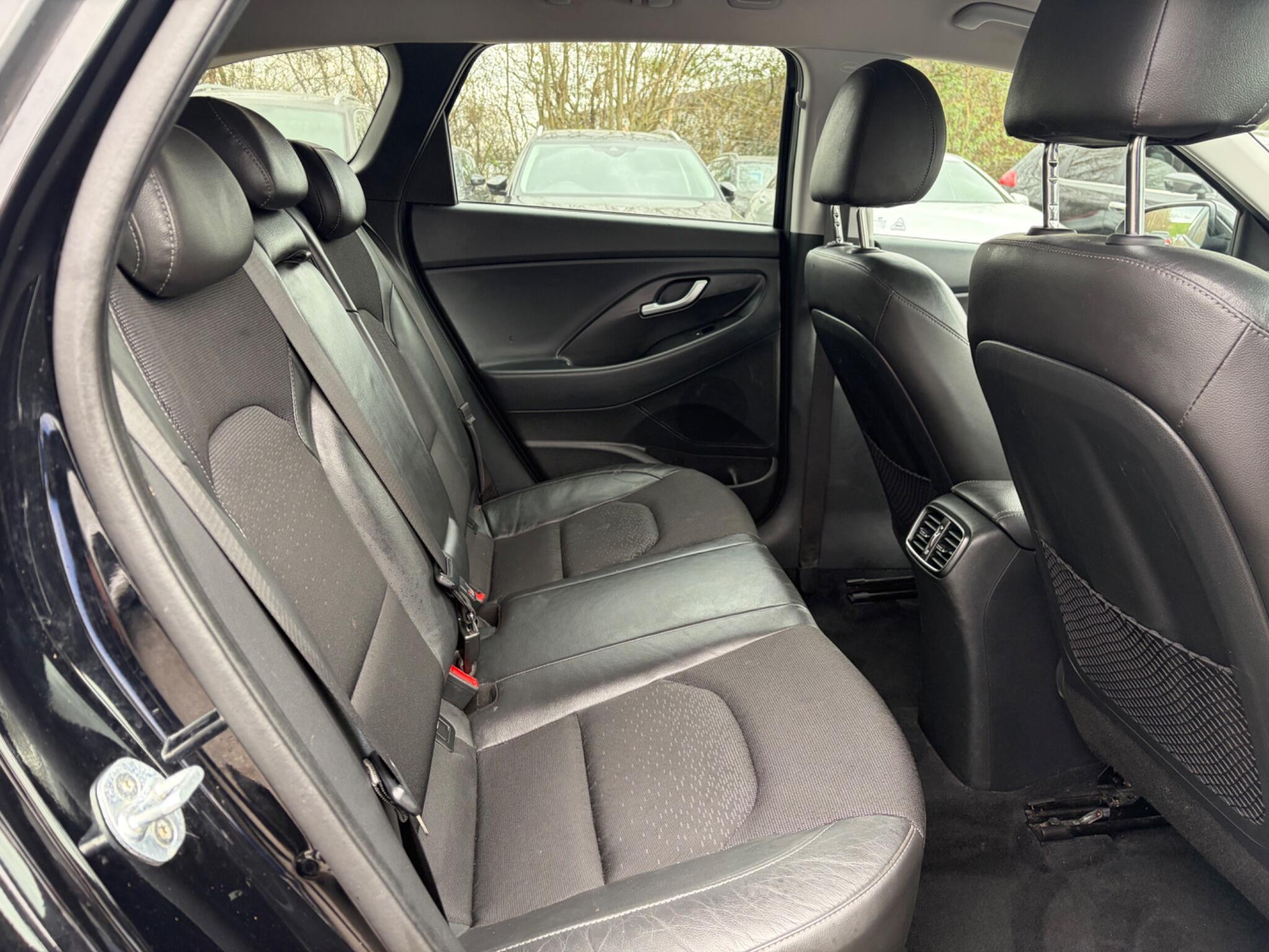 Hyundai i30 - Image 18