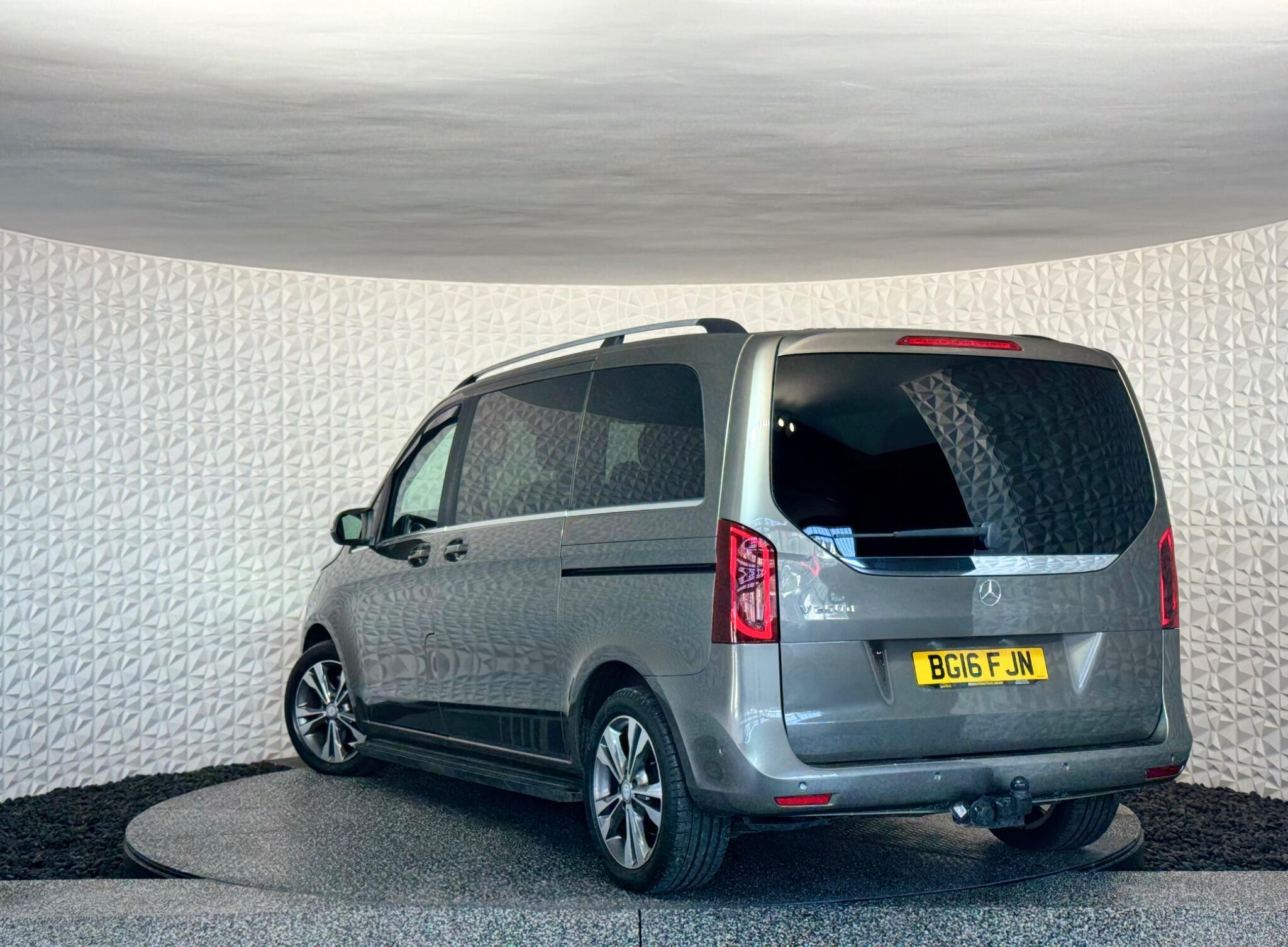 Mercedes V Class - Image 3