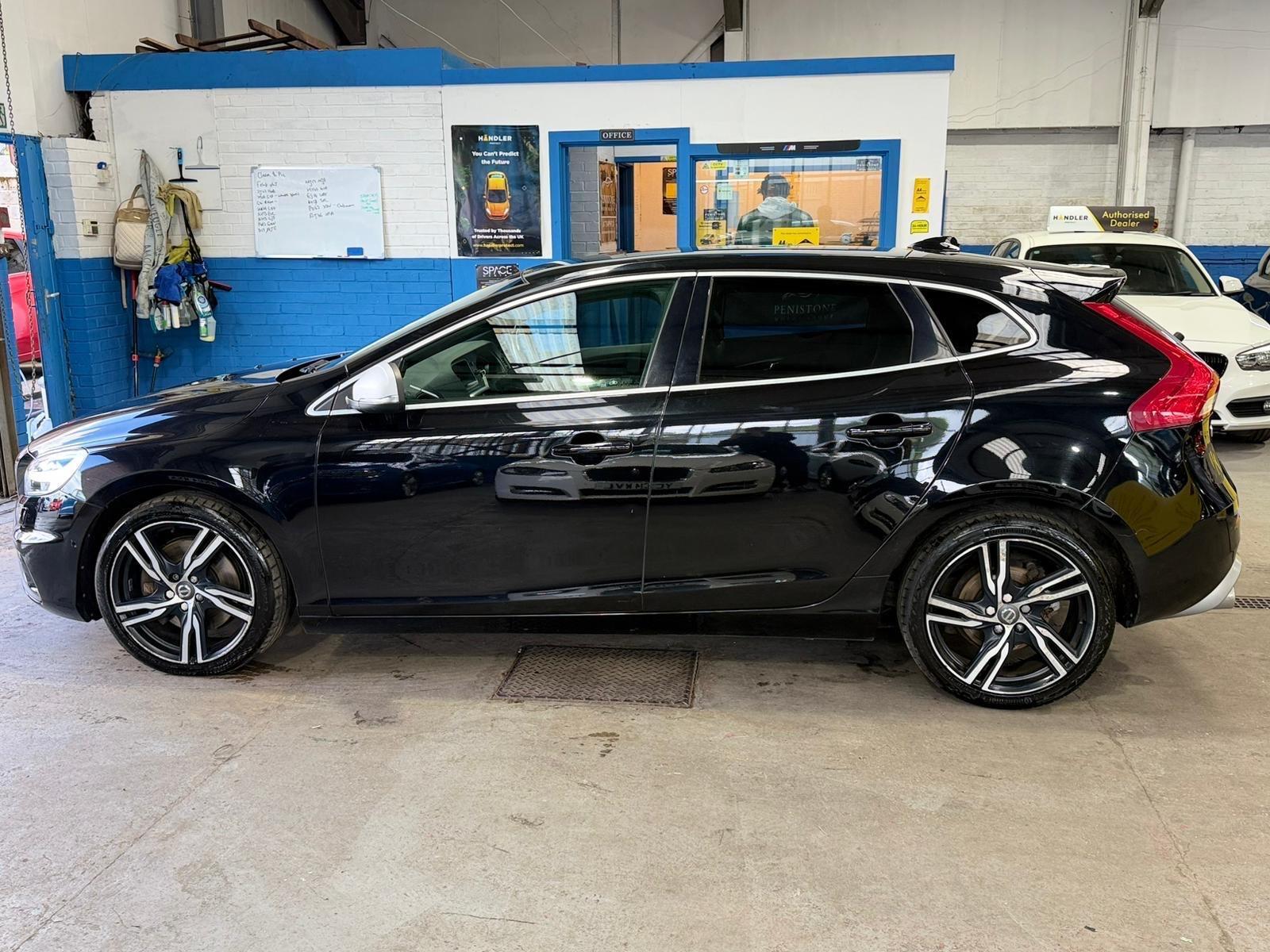Volvo V40 - Image 10