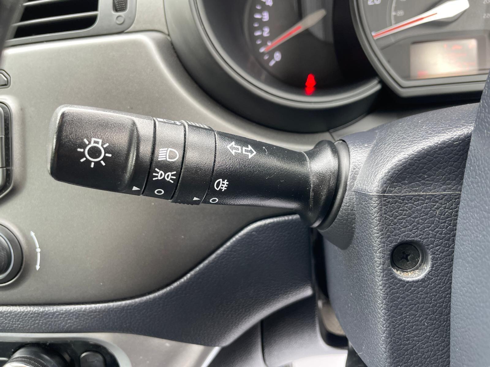 Kia Rio - Image 20