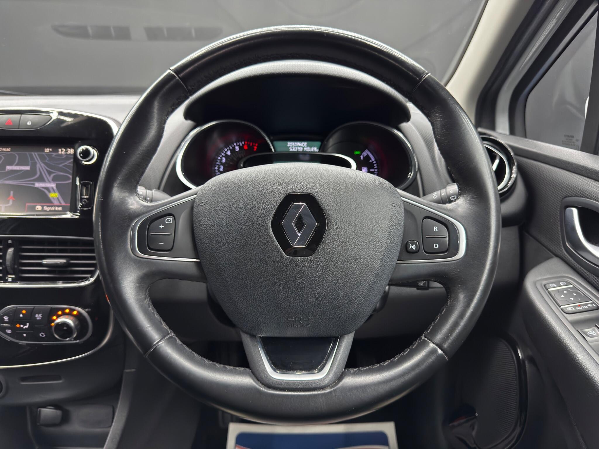 Renault Clio - Image 19